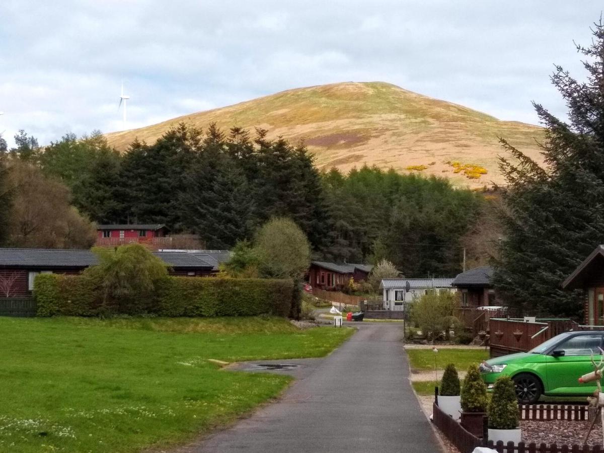 Lazy Days Lodge Glendevon Exteriör bild