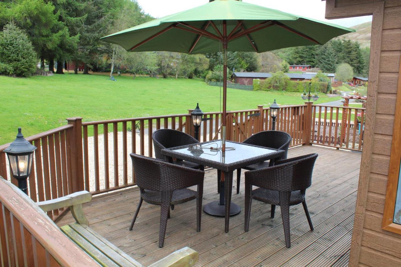 Lazy Days Lodge Glendevon Exteriör bild