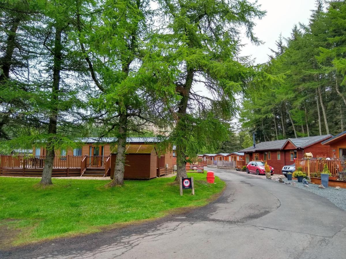 Lazy Days Lodge Glendevon Exteriör bild